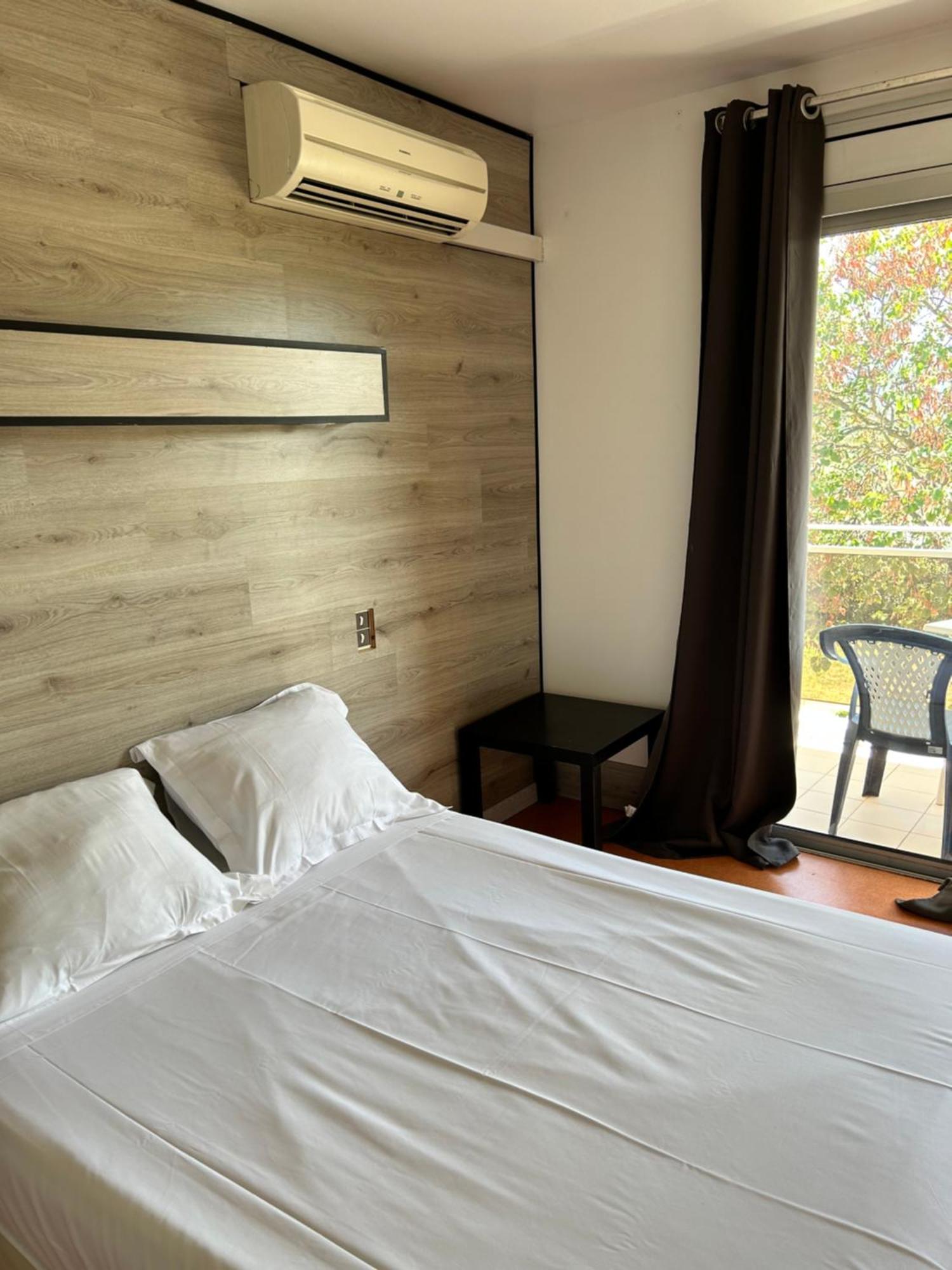 Hotel La Garenne Tresserre Kültér fotó